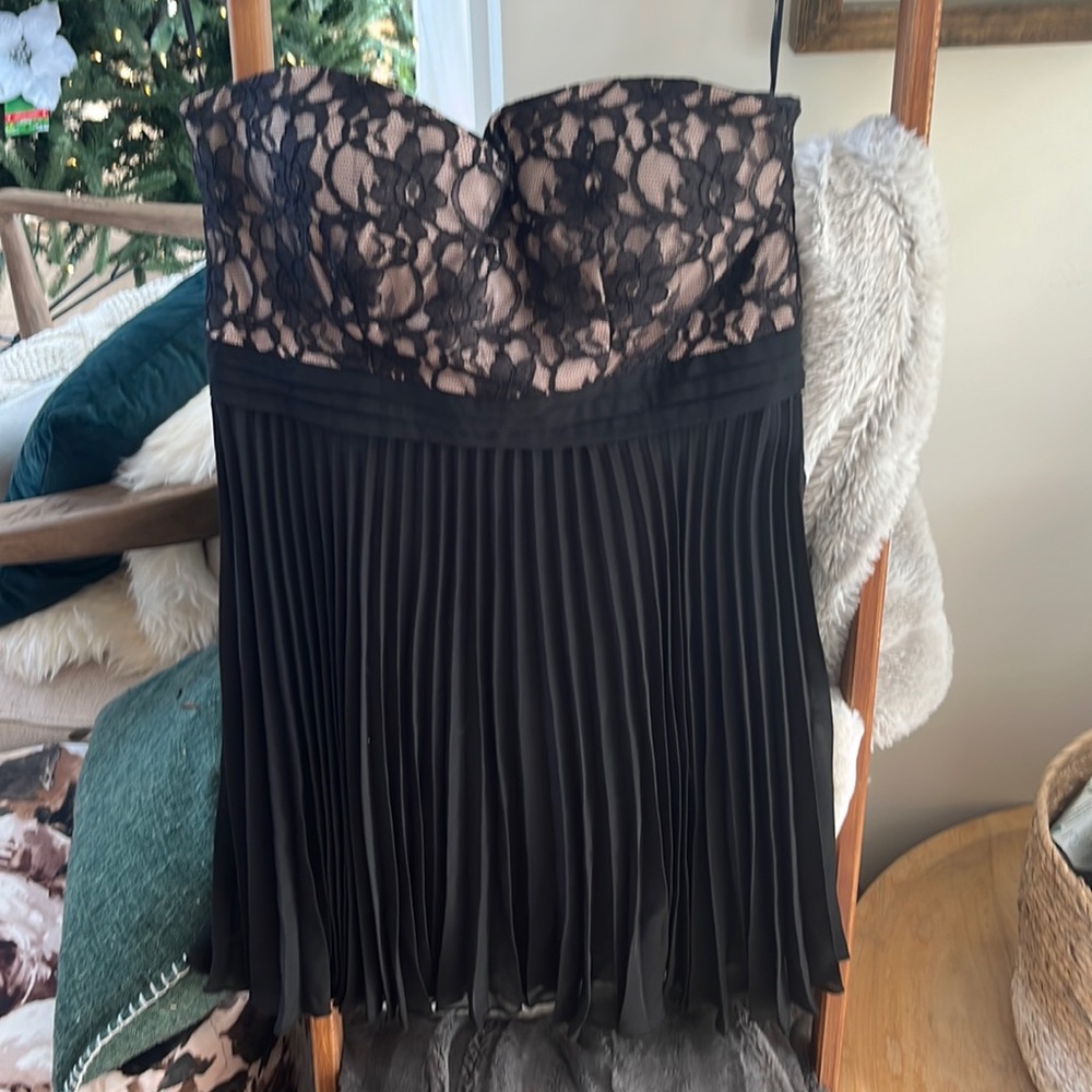 Strapless sweetheart lace top pleated black skirt dress